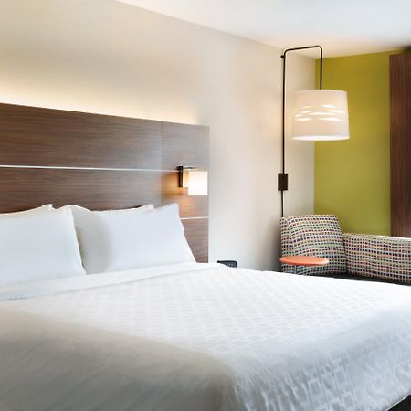 Holiday Inn Express & Suites - Middletown By Ihg Exterior foto